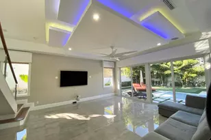 255 NE 3rd Ct, Boca Raton, FL 33432 - Photo 10