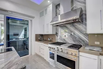 255 NE 3rd Court, Boca Raton, FL 33432 - Photo 6