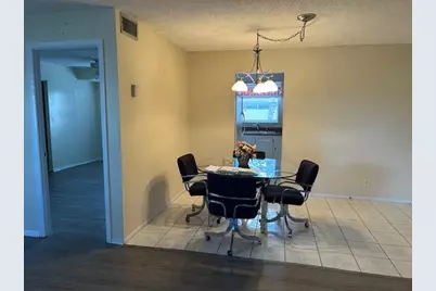 145 Lake Evelyn Drive, West Palm Beach, FL 33411 - Photo 8