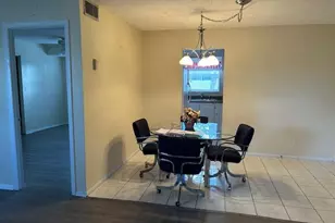 145 Lake Evelyn Dr, West Palm Beach, FL 33411 - Photo 8