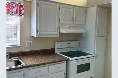 145 Lake Evelyn Drive, West Palm Beach, FL 33411 - Photo 2