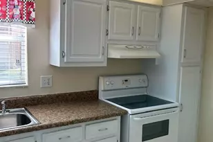 145 Lake Evelyn Dr, West Palm Beach, FL 33411 - Photo 2