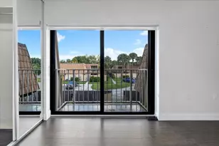 557 Green Springs Pl, West Palm Beach, FL 33409 - Photo 20