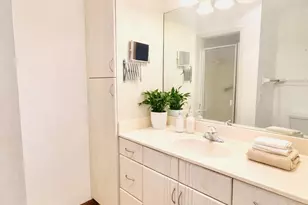 604 SE Castle Ct, Port Saint Lucie, FL 34952 - Photo 6