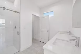9006 S Castle Cir, Labelle, FL 33935 - Photo 18