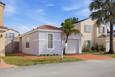 6211 Buena Vista Drive, Margate, FL 33063 - Photo 2