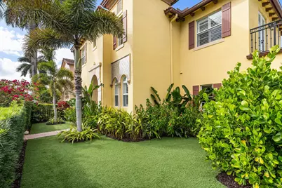 100 Via Floresta Drive, Boca Raton, FL 33487 - Photo 6