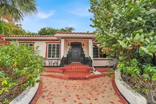 417 N 12th Ave N, Lake Worth Beach, FL 33460 - Photo 1