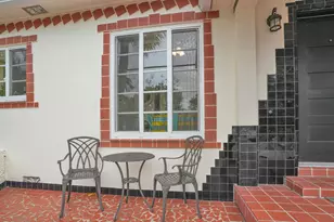 417 N 12th Ave N, Lake Worth Beach, FL 33460 - Photo 2