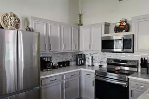 1192 Grandview Cir, West Palm Beach, FL 33411 - Photo 4