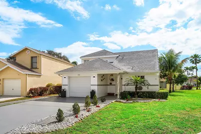 101 Azalea Circle, Boynton Beach, FL 33436 - Photo 2