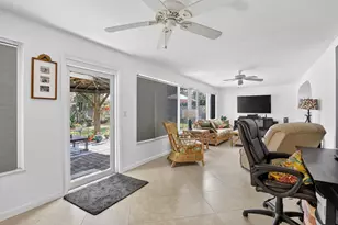 882 Azalea Ct, Plantation, FL 33317 - Photo 16