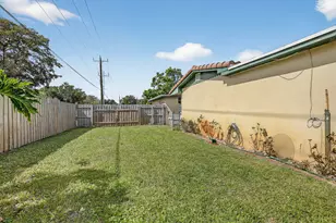 882 Azalea Ct, Plantation, FL 33317 - Photo 42