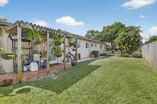 882 Azalea Ct, Plantation, FL 33317 - Photo 46