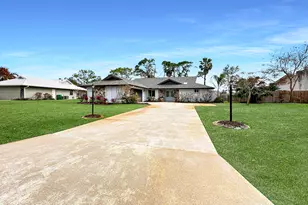 5602 Eagle Dr, Fort Pierce, FL 34951 - Photo 2