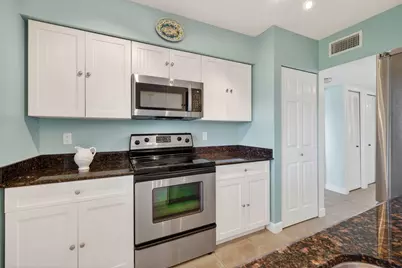 3210 S Lakeview Circle #3-102, Fort Pierce, FL 34949 - Photo 14