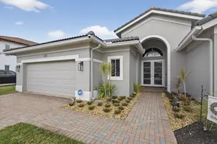 109 Isola Cir, Royal Palm Beach, FL 33411 - Photo 6