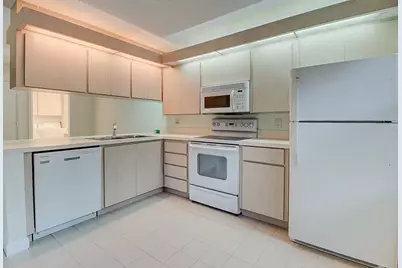 44 Essex Court #B, Royal Palm Beach, FL 33411 - Photo 12