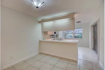 44 Essex Court #B, Royal Palm Beach, FL 33411 - Photo 8
