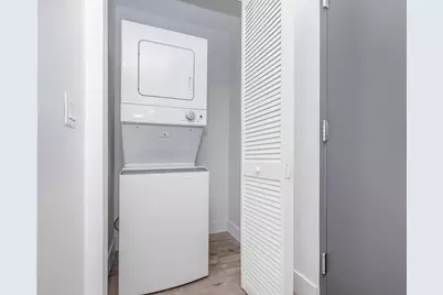 39 NW 7th Avenue #502, Miami, FL 33128 - Photo 6