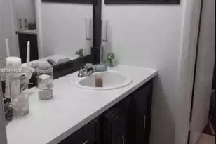 484 NW 165th St Rd, Miami, FL 33169 - Photo 4