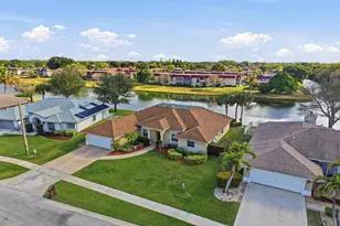 106 Locust Ln, West Palm Beach, FL 33411 - Photo 2