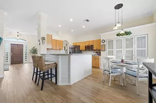 106 Locust Ln, West Palm Beach, FL 33411 - Photo 12