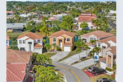 1895 Vista Way, Margate, FL 33063 - Photo 22