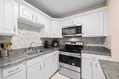 5180 E Sabal Palm Boulevard #239, Tamarac, FL 33319 - Photo 2