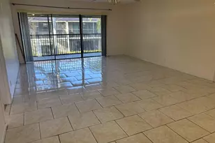 110 SE 7th St- Unit 5 Bldg 110, Deerfield Beach, FL 33441 - Photo 4