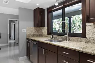 21 SE 14th St, Pompano Beach, FL 33060 - Photo 36