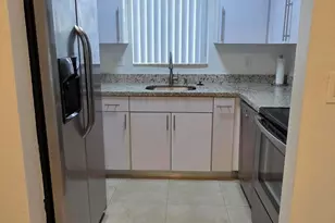 560 NE 19th Ave, Deerfield Beach, FL 33441 - Photo 6