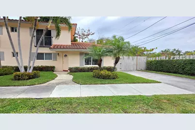 560 NE 19th Avenue, Deerfield Beach, FL 33441 - Photo 16