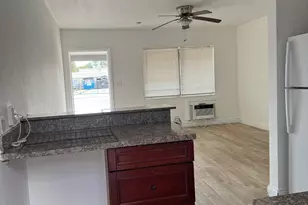 512 9th Ave N, Lake Worth, FL 33460 - Photo 2