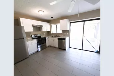 565 SE Thornhill Drive, Port Saint Lucie, FL 34983 - Photo 10