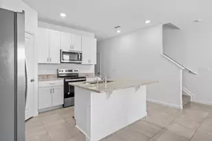 419 Salisbury Cir, Fort Pierce, FL 34982 - Photo 6