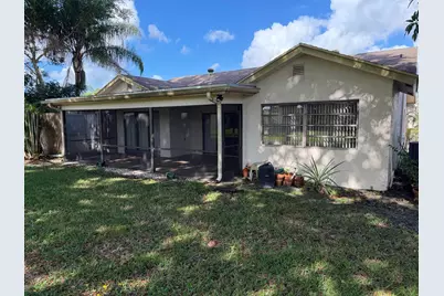 10522 Greenbriar Court, Boca Raton, FL 33498 - Photo 2