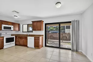 5352 Bosque Ln, West Palm Beach, FL 33415 - Photo 10