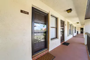 841 SW South River Dr, Stuart, FL 34997 - Photo 4