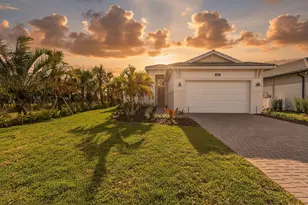 9694 St Germain Dr, Palm Beach Gardens, FL 33412 - Photo 2