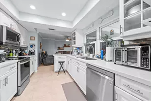 6427 Travis Rd, West Palm Beach, FL 33406 - Photo 10