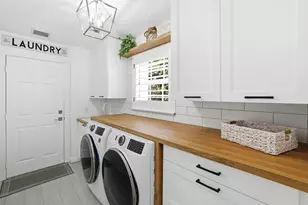 8190 St Johns Ct, Wellington, FL 33414 - Photo 6