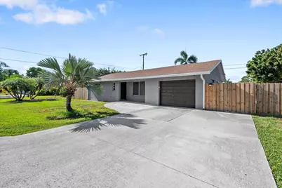 9110 Banquet Way, Lake Worth, FL 33467 - Photo 2
