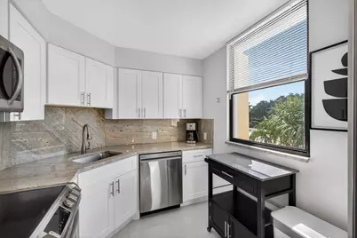 130 Lakeshore Drive #323, North Palm Beach, FL 33408 - Photo 18