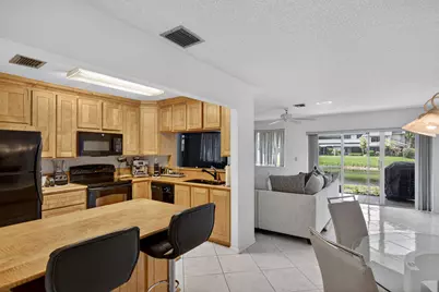 2274 Discovery Circle W #2274, Deerfield Beach, FL 33442 - Photo 2