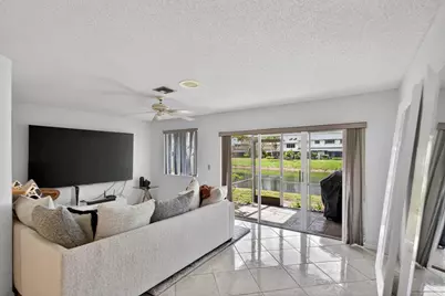 2274 Discovery Circle W #2274, Deerfield Beach, FL 33442 - Photo 4