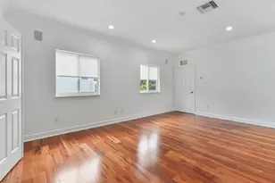 2801 Embassy Dr, West Palm Beach, FL 33401 - Photo 6