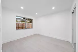 1926 Service Rd, North Palm Beach, FL 33408 - Photo 10