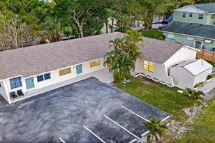 1928 Service Rd, North Palm Beach, FL 33408 - Photo 4