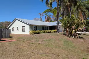 1534 SE Sutton St, Port Saint Lucie, FL 34953 - Photo 2